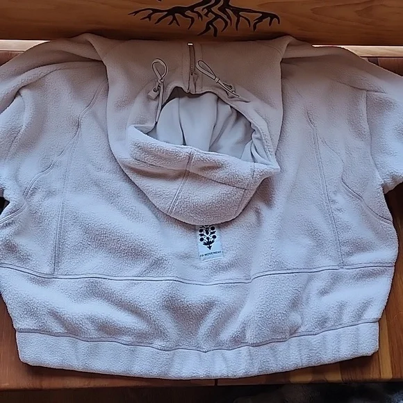 FP Movement Free People Wild and Free Pullover size L color is Cashmere / Cream - Picture 11 of 17